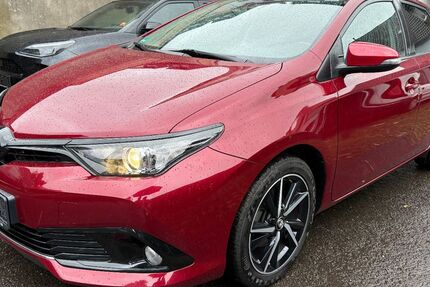 Toyota Auris 105.000 km 11.700 &euro; Saarbrücken - Burbach 66115