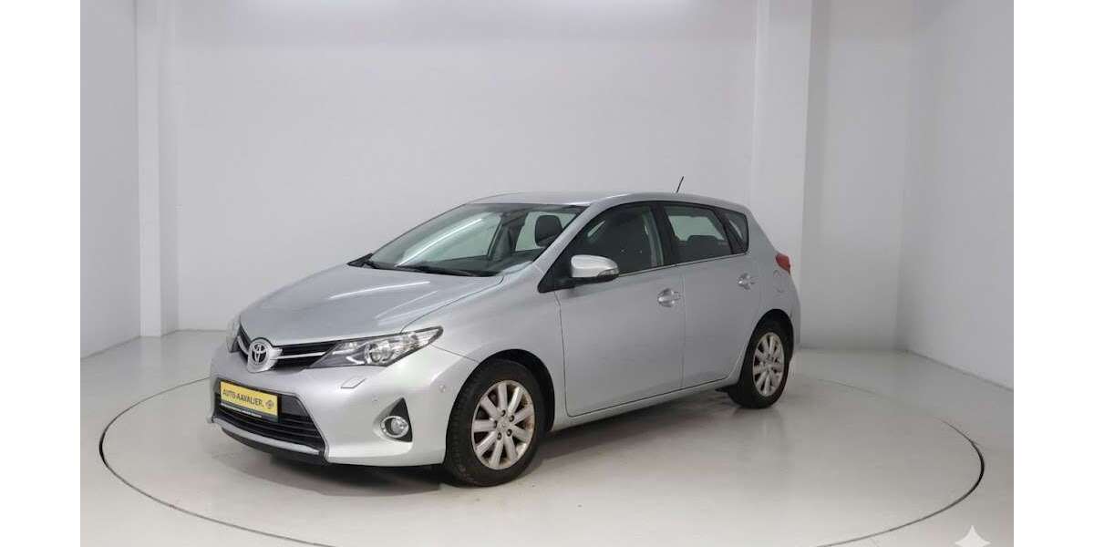 Toyota Auris 63.850 km 14.290 &euro; Dresden 01237