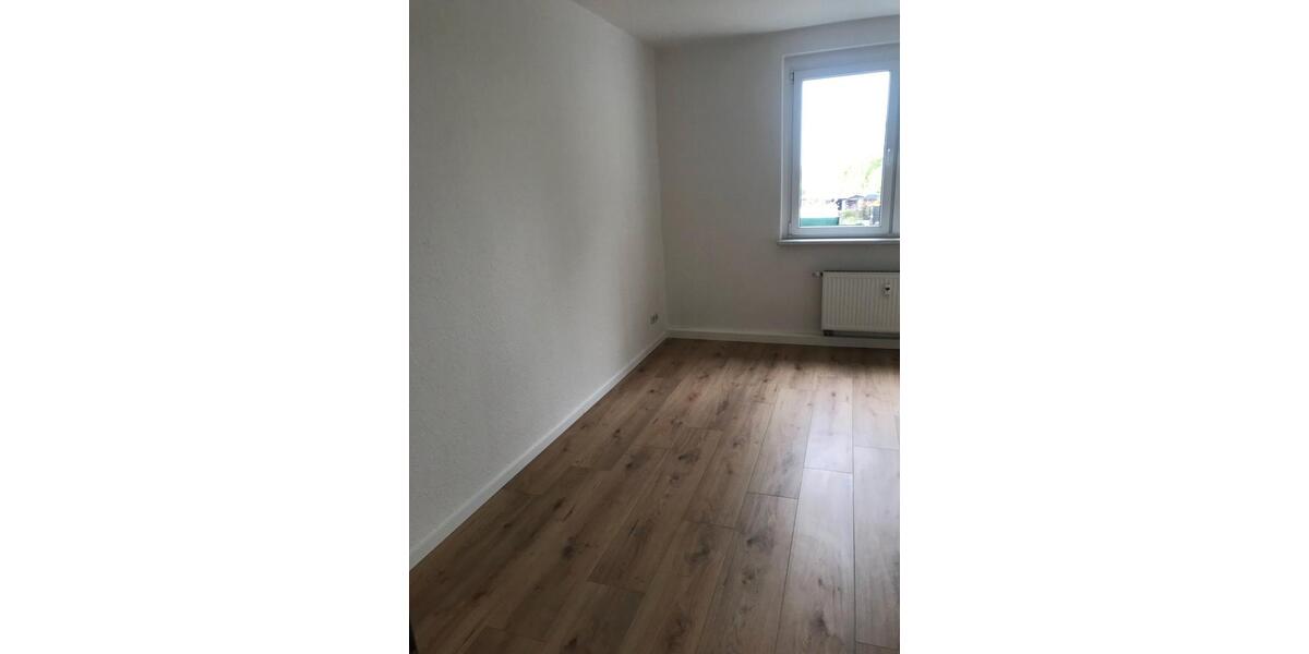 Erdgeschoßwohnung Riesa - 3 Zimmer, 60 m&sup2;, 85.000&euro; | Angebot:27117123