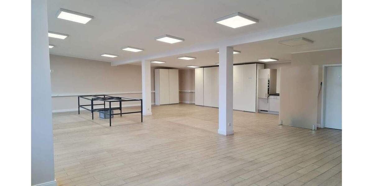 Gewerbeobjekt Seevetal Maschen - 1 Zimmer, 130 m&sup2;, 1.230&euro; | Angebot:25697857