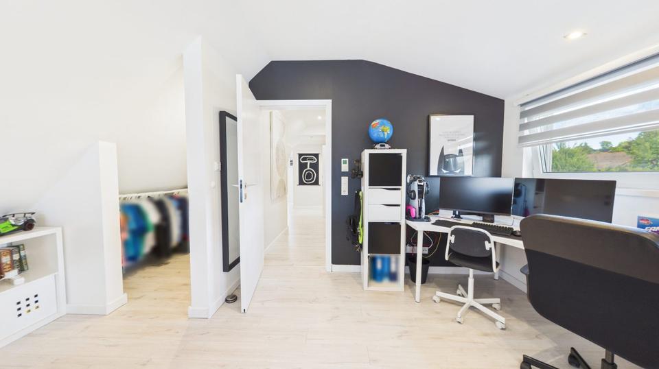 Einfamilienhaus Holzminden - 9 Zimmer, 230 m&sup2;, 2.700&euro; | Angebot:26253737