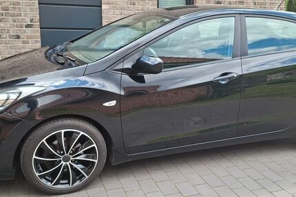 Hyundai i30 140.100 km 5.500 &euro; Surwold 26903
