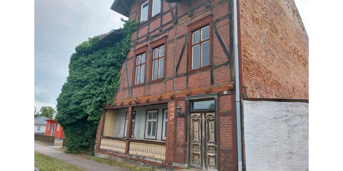 Mehrfamilienhaus, Wohnhaus Genthin - 8 Zimmer, 220 m&sup2;, 123.000&euro; | Angebot:26696862