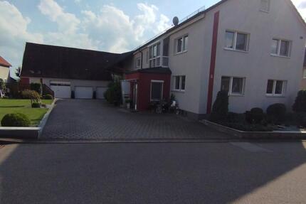 Ehemaliges landwirtschaftliches Anwesen mit 2 Familienhaus 10 zimmer