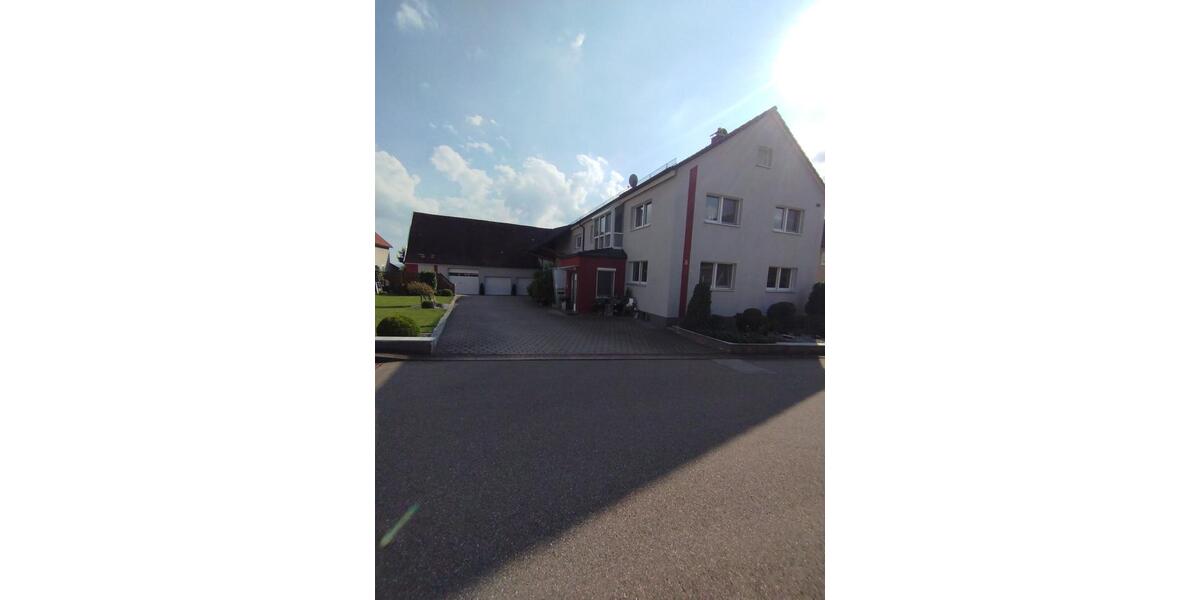 Ehemaliges landwirtschaftliches Anwesen mit 2 Familienhaus 10 zimmer