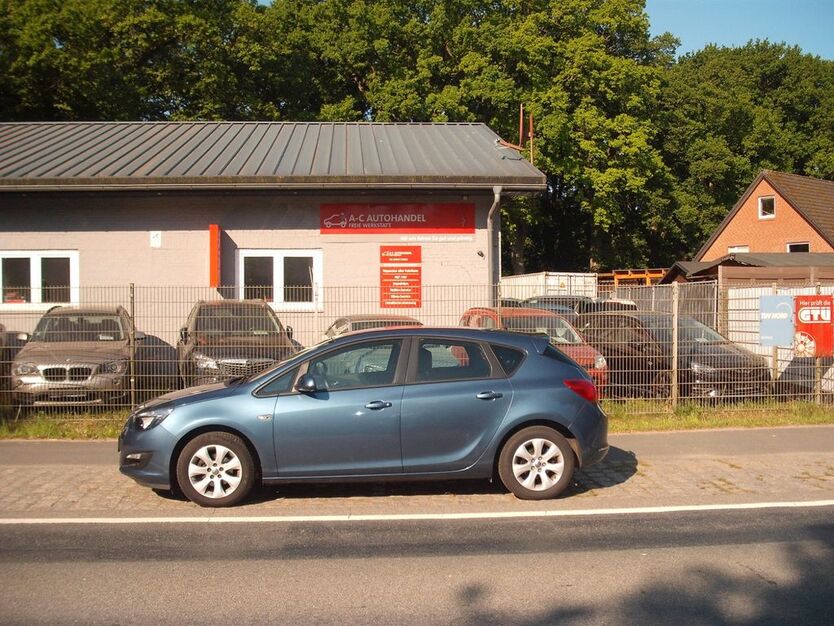 Opel Astra 68.716 km 9.399 € Loxstedt-Hahnenknoop 27612