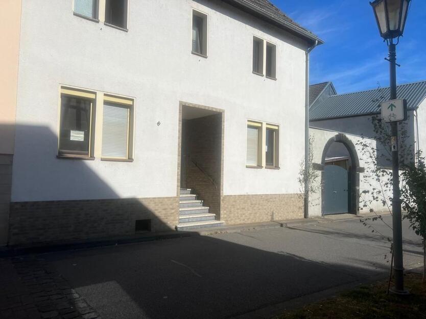 Zu vermieten Einfamilienhaus mit Garten in Rheinbrohl