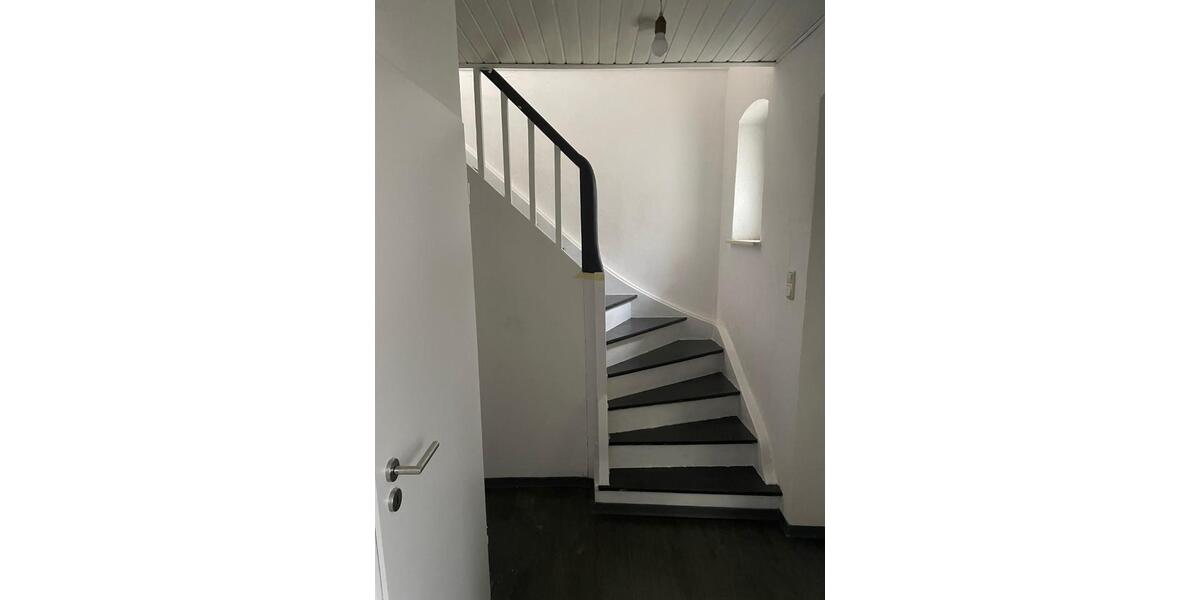 Schönes Wohnhaus mit Garten und Carport zur Miete 4 zimmer