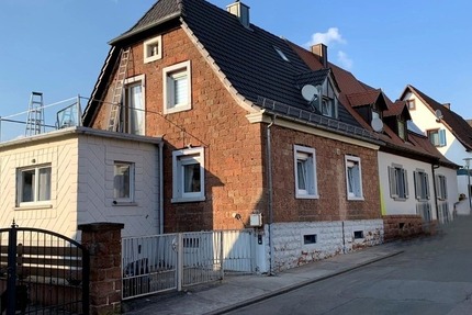 Stilvoll renovierte Doppelhaushälfte aus Sandstein in naturnaher Lage von Kaiserslautern-Morlautern 6 zimmer