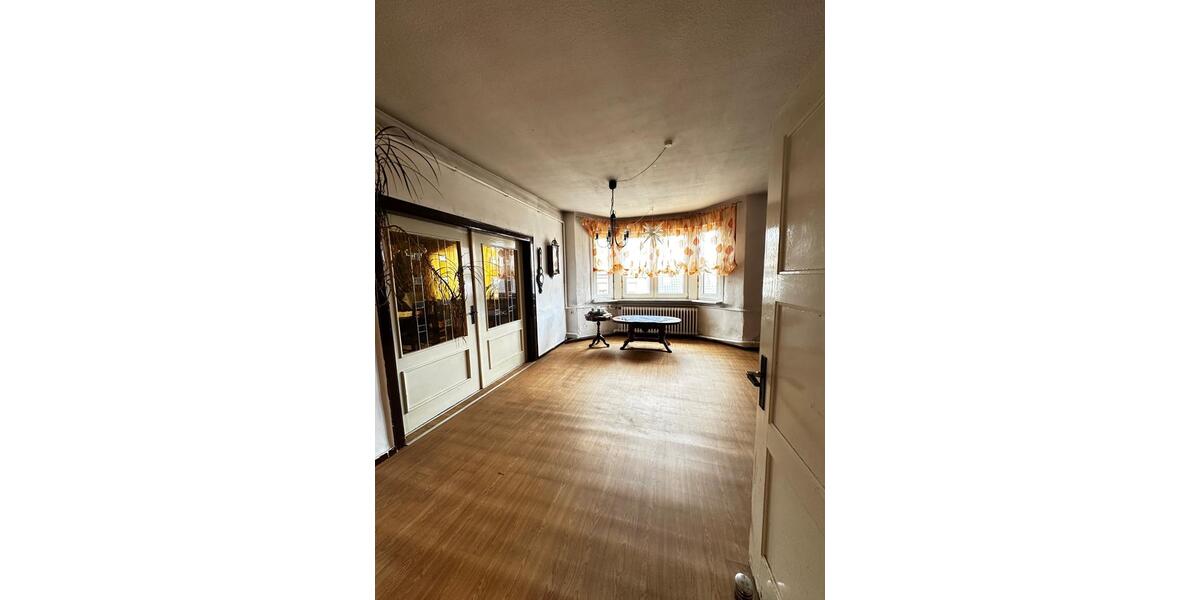 Doppelhaushälfte Klötze - 8 Zimmer, 245 m&sup2;, 87.000&euro; | Angebot:26135271