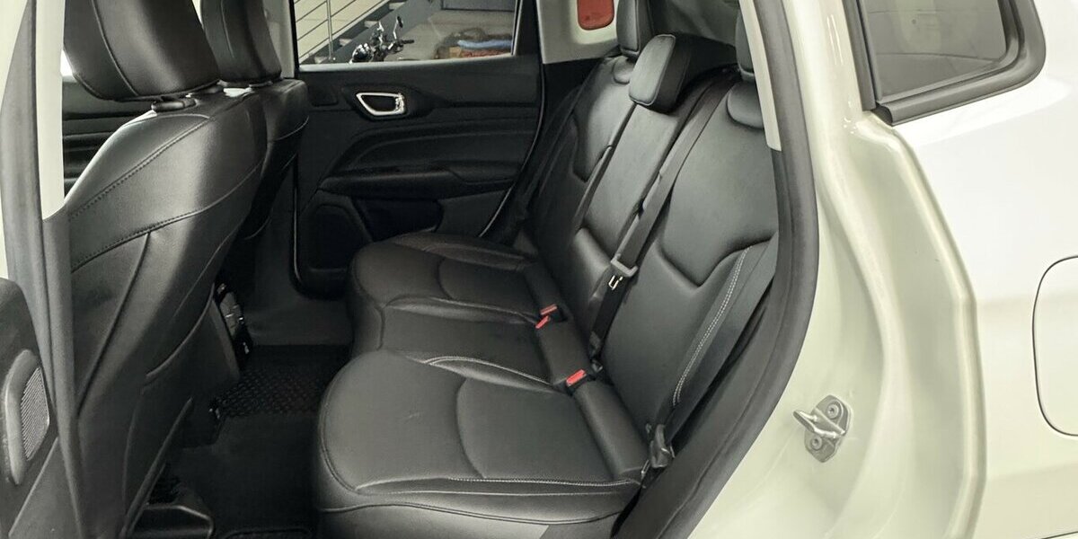 Jeep Compass S Plug-IN Hybrid 4WD 1.Hand Anhängerkplg 43.400 km 24.720 &euro; Lich 35423