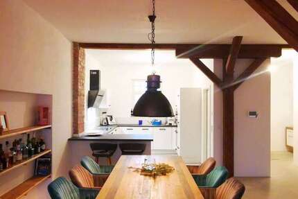 Haus zum Mieten in Obertraubling 1.999 € 164 m²