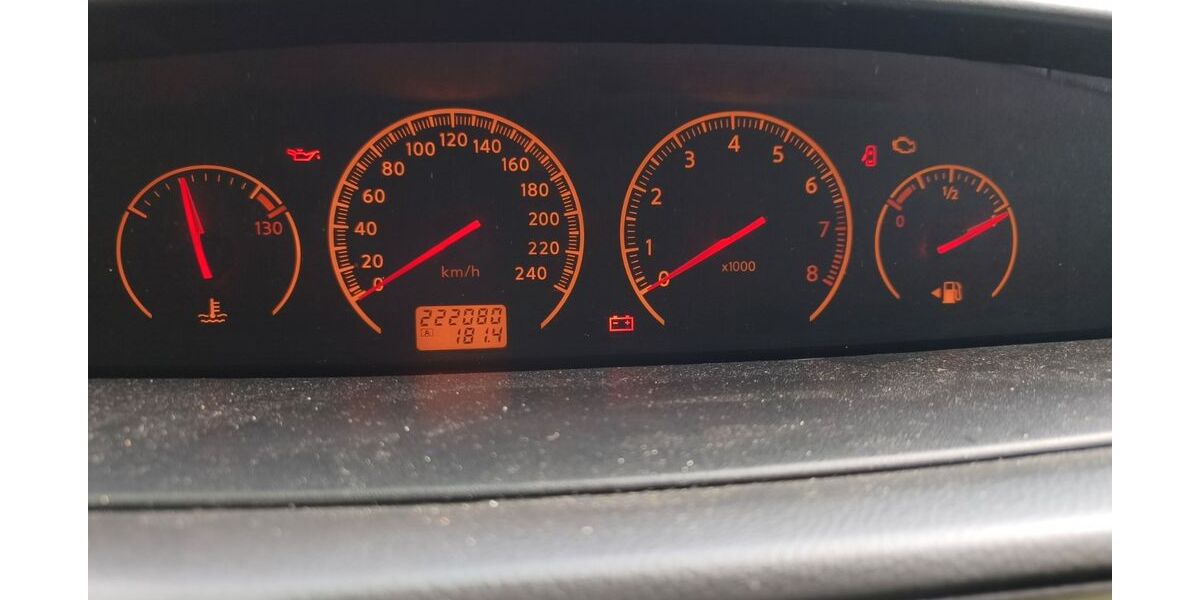 Nissan Primera 222.000 km 2.000 &euro; Stendal 39576