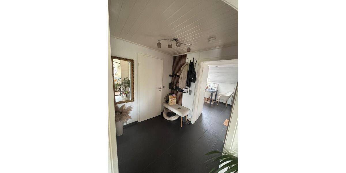 Dachgeschoßwohnung Köln Heimersdorf - 3 Zimmer, 60 m&sup2;, 1.020&euro; | Angebot:26302290