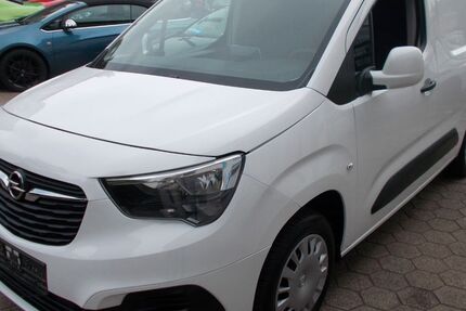 Opel Combo 97.000 km 9.990 &euro; Bochum 44809