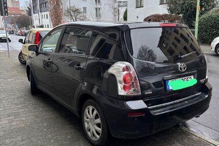 Toyota Corolla Verso 183.000 km 4.000 &euro; Frankfurt am Main 60385