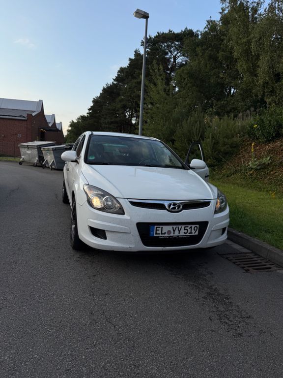i30