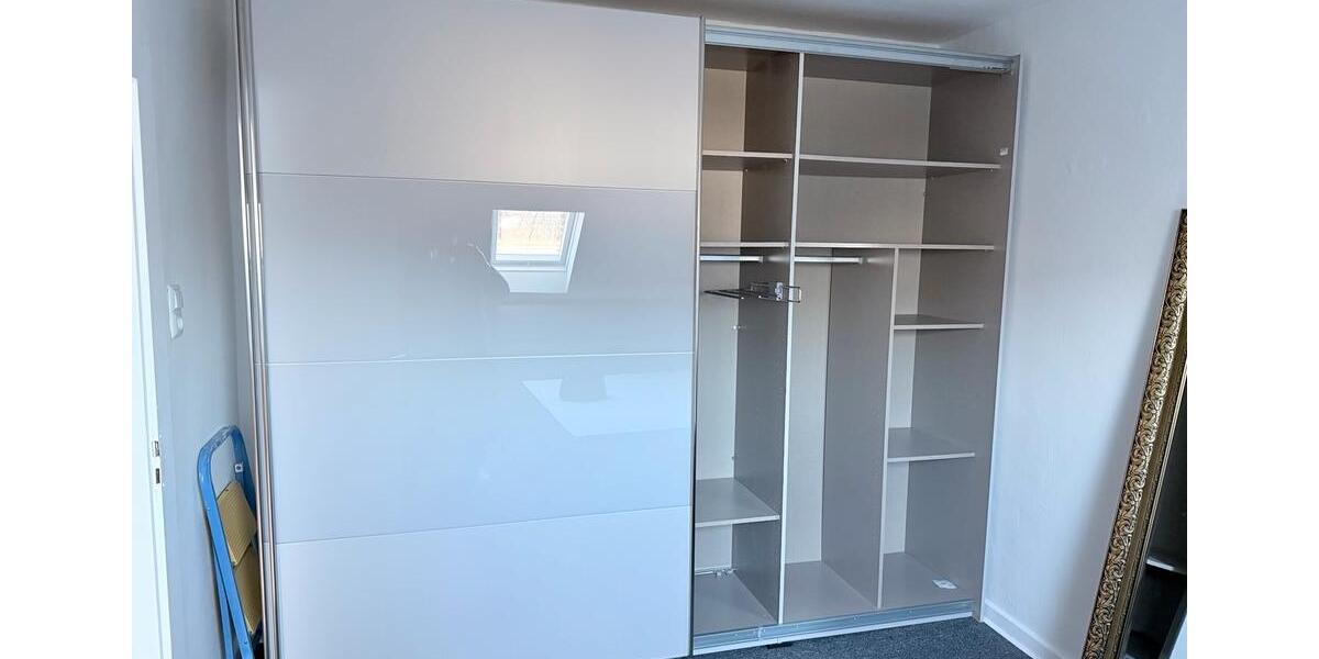 Dachgeschoßwohnung Grefrath - 2 Zimmer, 40 m&sup2;, 375&euro; | Angebot:25965173