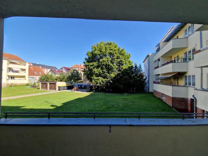 Wohnglück trifft auf Idylle - 2-Zimmer-EG-Wohnung mit Balkon in Neuruppin zu vermieten!