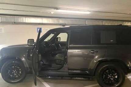 Land Rover Defender 28.500 km 63.500 € Frankfurt 60487