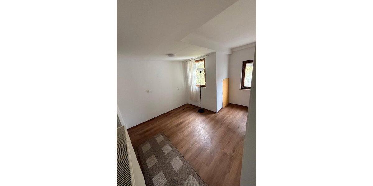 Doppelhaushälfte Fürth Atzenhof - 5.5 Zimmer, 130 m&sup2;, 1.800&euro; | Angebot:26129972