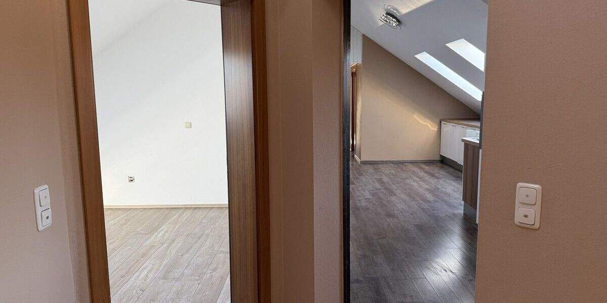 Etagenwohnung Nittendorf - 5 Zimmer, 112 m&sup2;, 299.000&euro; | Angebot:23972758