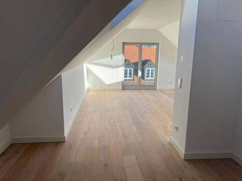 2 12 Zimmer Dachterrassen Maisonette in Planegg