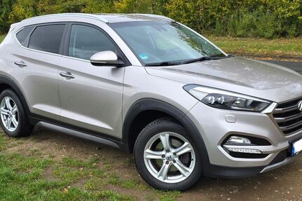 Hyundai TUCSON 185.500 km 11.800 € Koblenz 56072