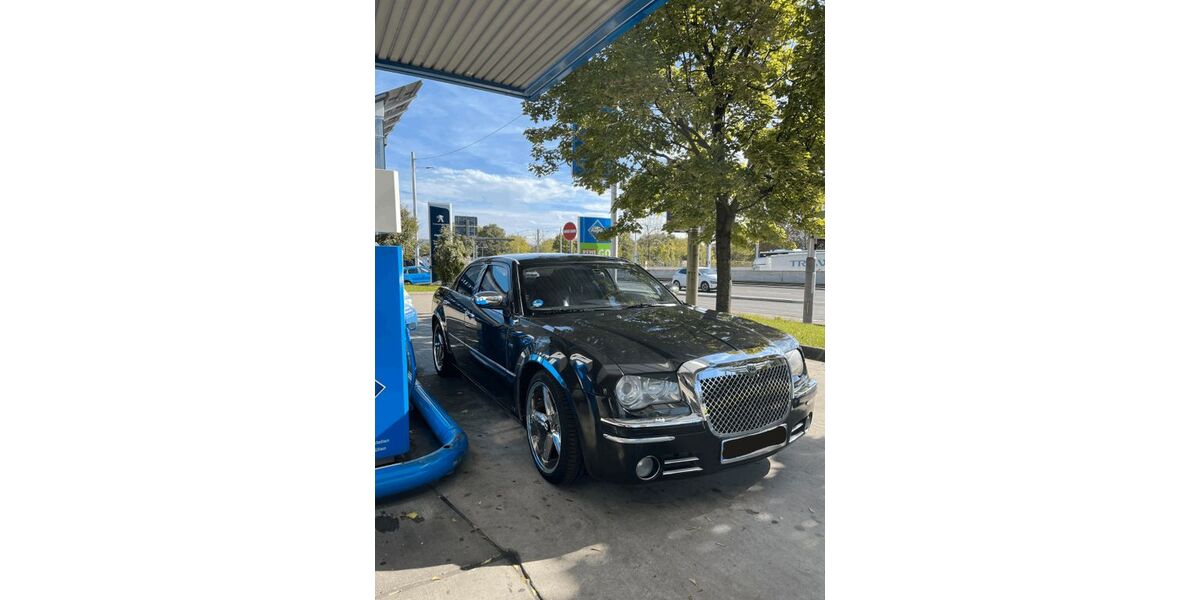 Chrysler 300C 143.000 km 9.000 &euro; Stuttgart 70191