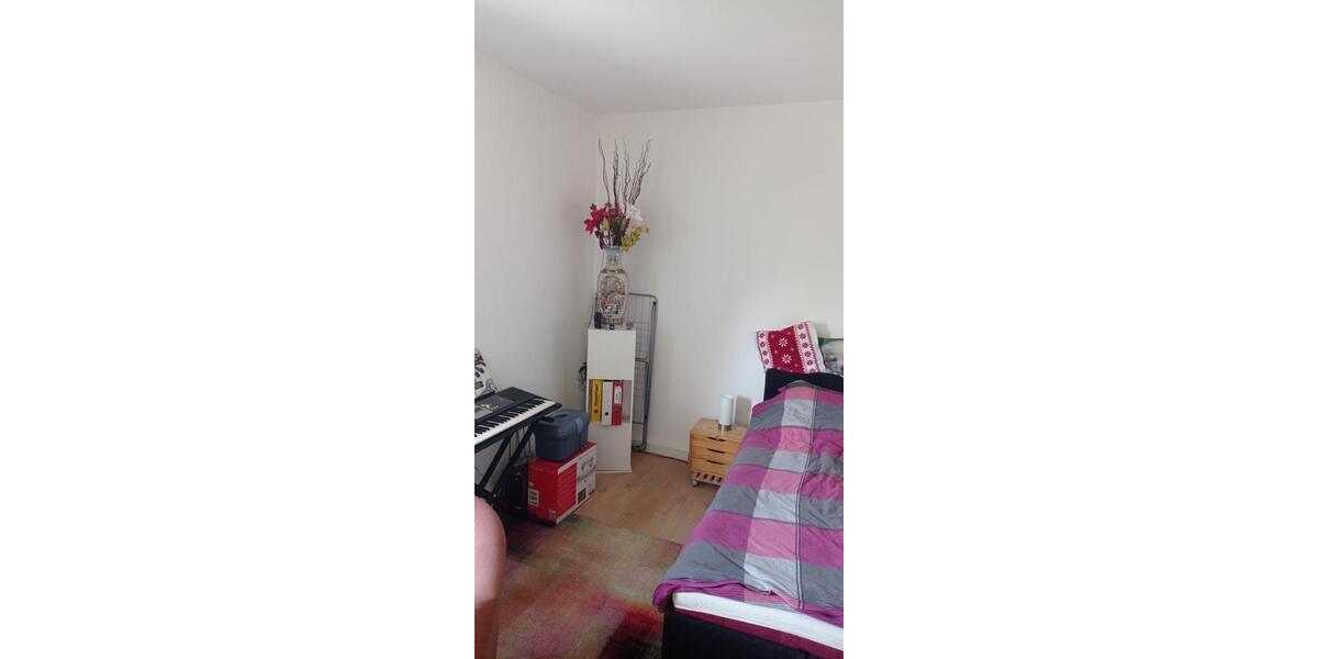 Etagenwohnung Rositz - 3 Zimmer, 65 m&sup2;, 33.000&euro; | Angebot:27075177