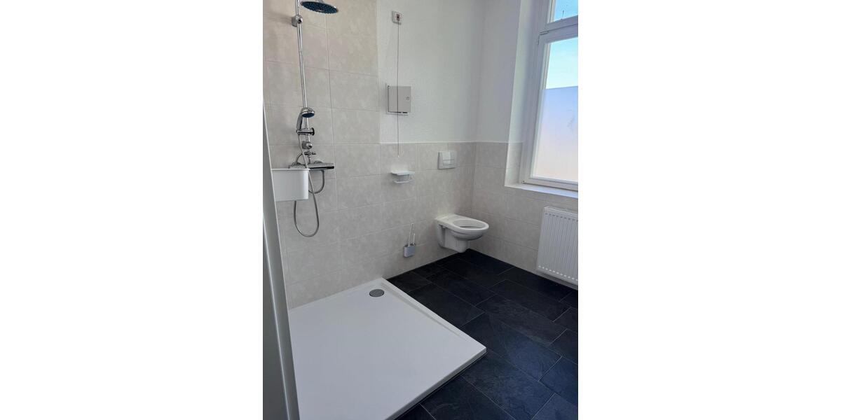 Villa Glauchau - 20 Zimmer, 650 m&sup2;, 3.200&euro; | Angebot:24715880