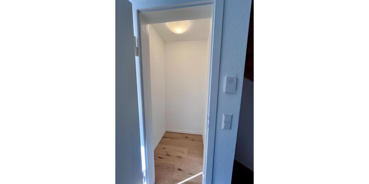 Reihenhaus Stuttgart Stuttgart-West - 4.5 Zimmer, 128 m&sup2;, 1.840&euro; | Angebot:24117388