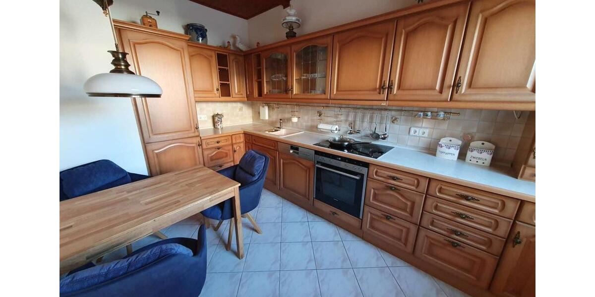 Teilmöbliertes Haus (DHH) mit Garten und Garage zur Miete 5 zimmer