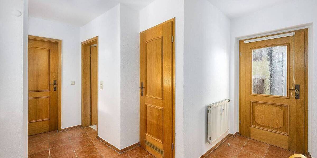 Einfamilienhaus Riedenburg - 9 Zimmer, 204 m&sup2;, 599.000&euro; | Angebot:25775983