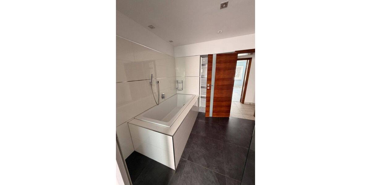 Etagenwohnung Pulheim Brauweiler - 3 Zimmer, 131 m&sup2;, 1.700&euro; | Angebot:26867370