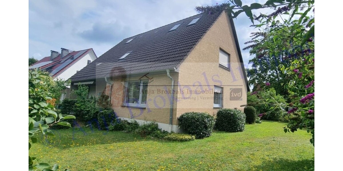 33330 Gütersloh: Großes Haus für 1-2 FamilienGenerationen - provisionsfrei für Käufer - Zweifamilienhaus Gütersloh | Angebot:18157426