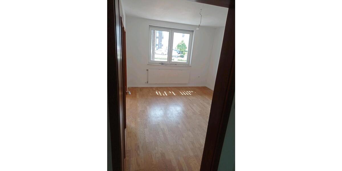 Erdgeschoßwohnung Teublitz - 3 Zimmer, 90 m&sup2;, 750&euro; | Angebot:26024587