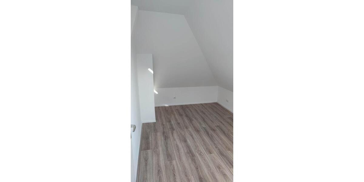 Etagenwohnung Stockelsdorf - 4.5 Zimmer, 95 m&sup2;, 950&euro; | Angebot:25419604