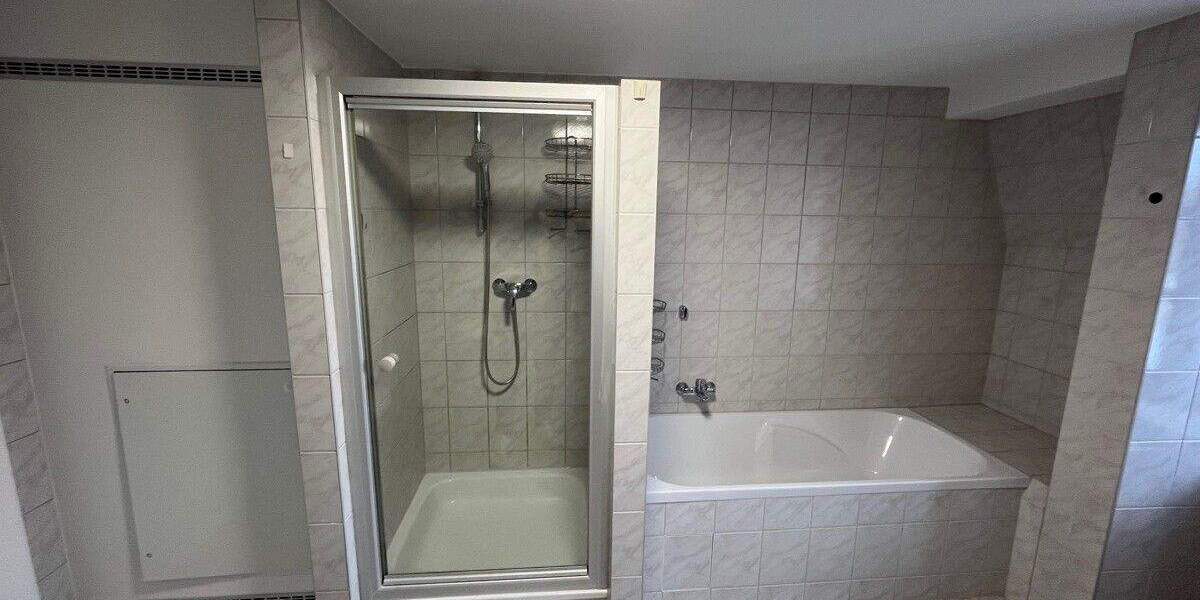 Etagenwohnung Regensburg / Reinhausen Reinhausen - 5 Zimmer, 16 m&sup2;, 520&euro; | Angebot:25686019