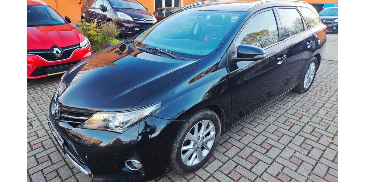 Toyota Auris 219.200 km 5.790 &euro; Chemnitz 09114