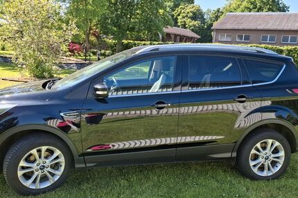 Ford Kuga 123.000 km 8.499 &euro; Stadland 26936