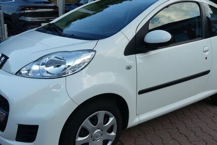 Peugeot 107 32.500 km 6.990 € Schneeberg 08289