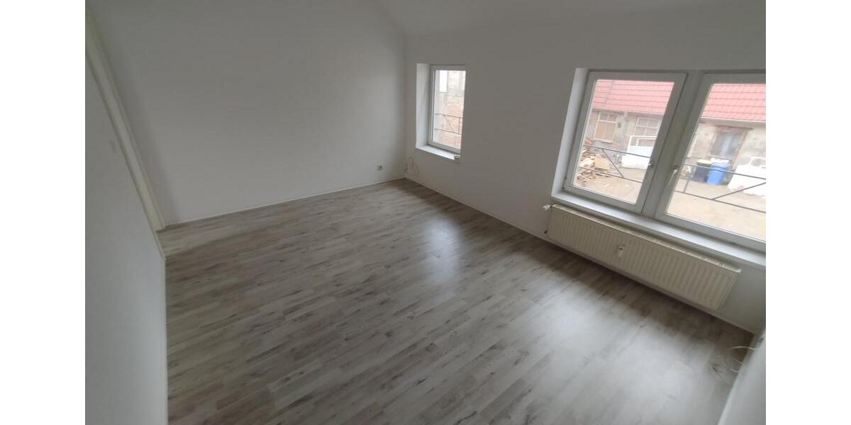 Dachgeschoßwohnung Bützow - 2 Zimmer, 33 m&sup2;, 310&euro; | Angebot:26380137