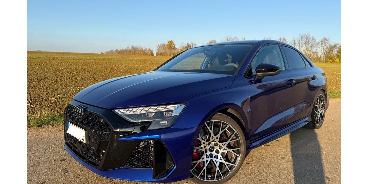 Audi RS3 6.000 km 65.300 &euro; Berching 92334