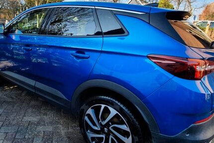 Opel Grandland (X) 138.000 km 12.400 € Düsseldorf 40595
