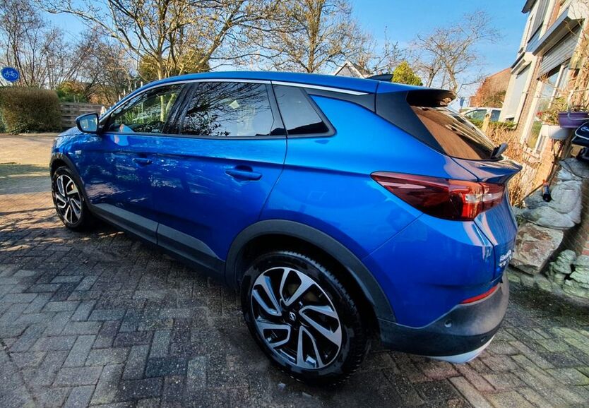 Opel Grandland (X) 138.000 km 12.400 € Düsseldorf 40595