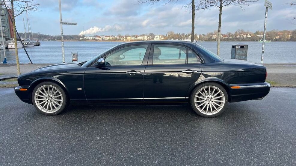 XJ