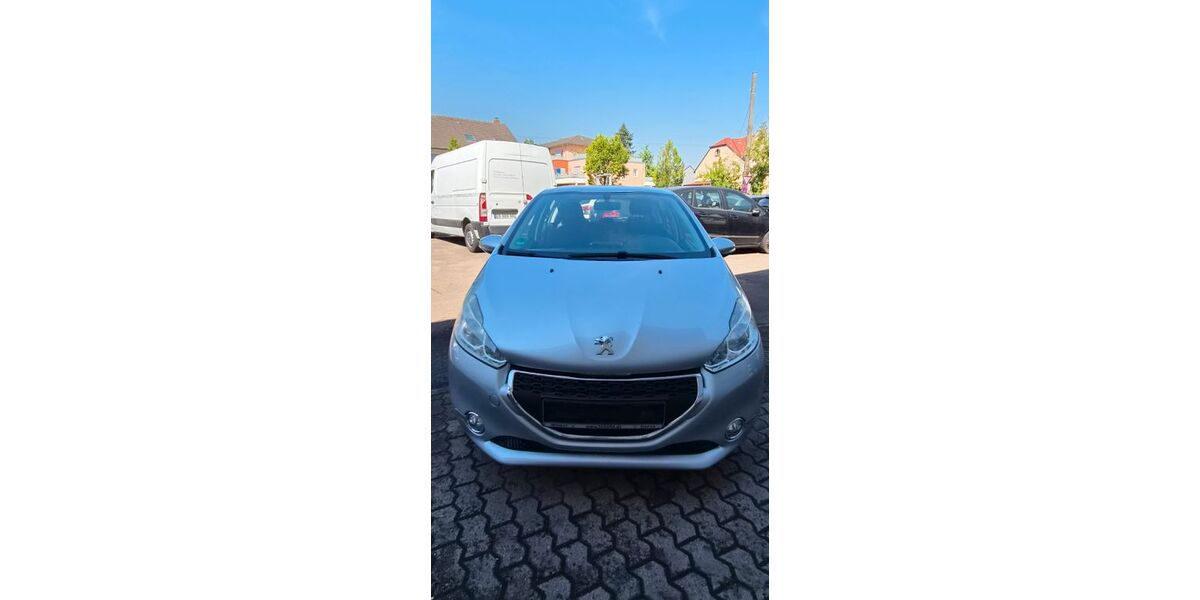 Peugeot 208 202.000 km 4.900 &euro; Saarlouis 66740