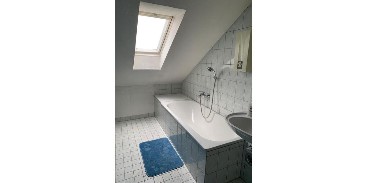 Dachgeschoßwohnung Tönisvorst - 2 Zimmer, 74 m&sup2;, 600&euro; | Angebot:26296368