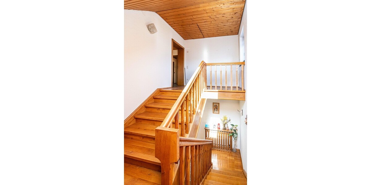 Großzügiges Haus mit 2 Wohneinheiten möglich – ideal für Familie oder Vermietung - Einfamilienhaus Schönsee | Angebot:26443086